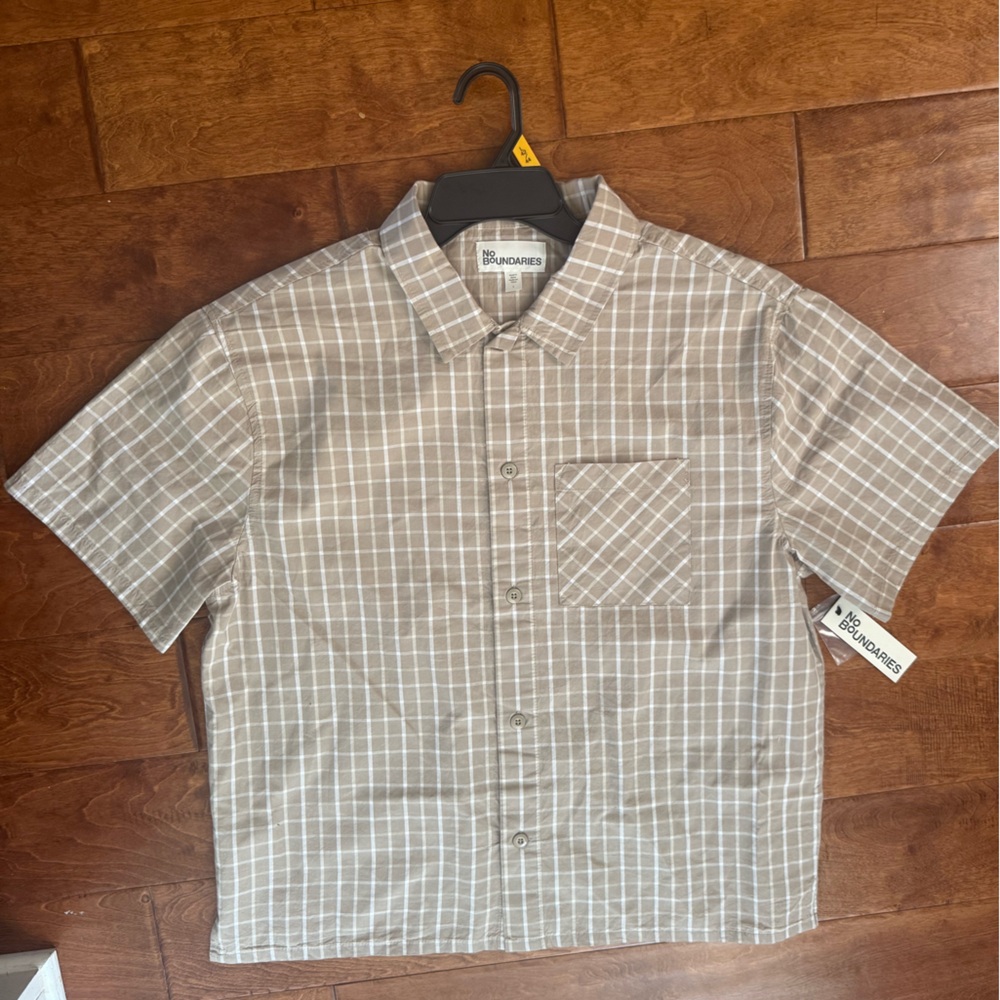 NWT Size Large No Boundaries Checkered Button-Up Shirt